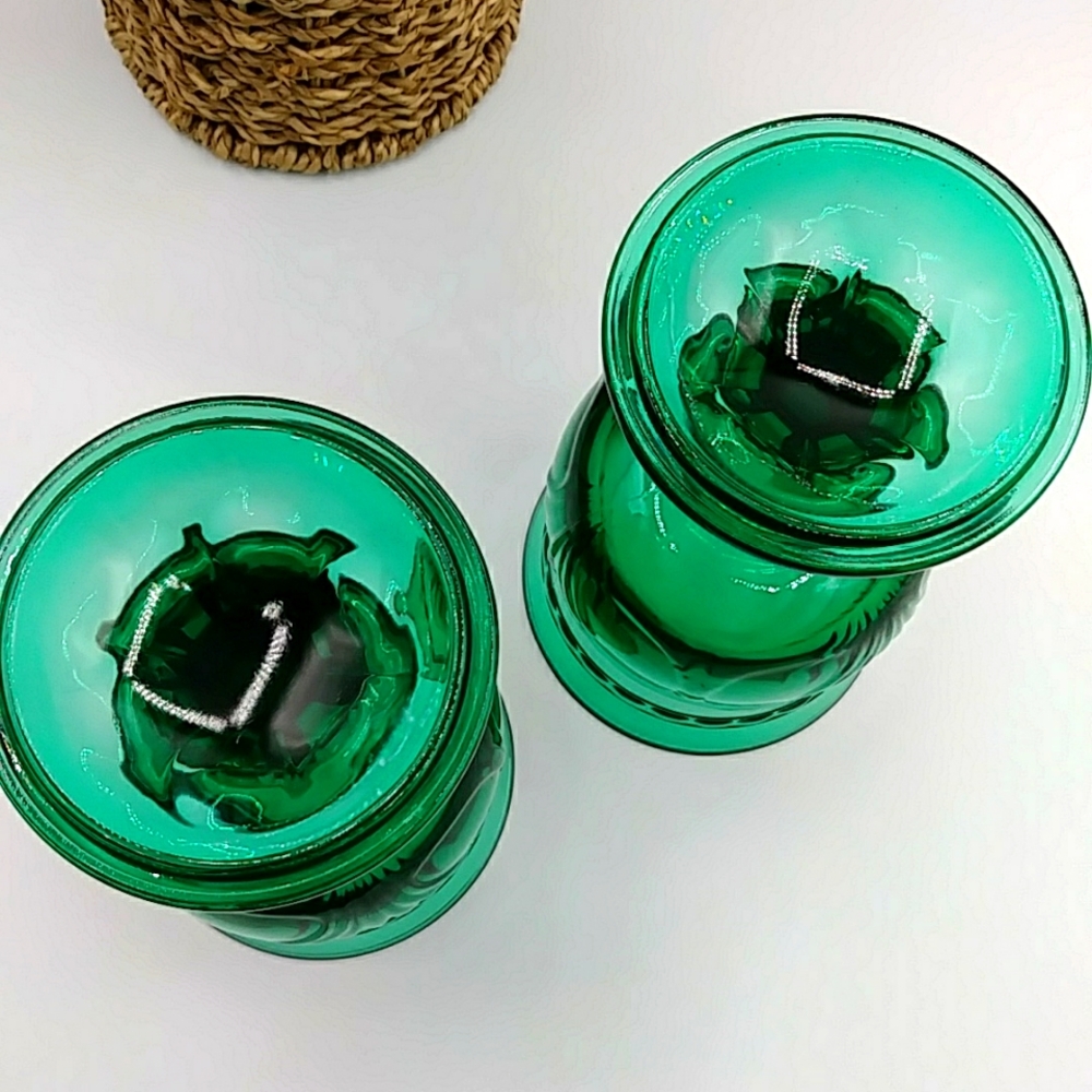 HOLIDAYS! 2 Green Ornate Goblets on pedestal. - Picture 3 of 6